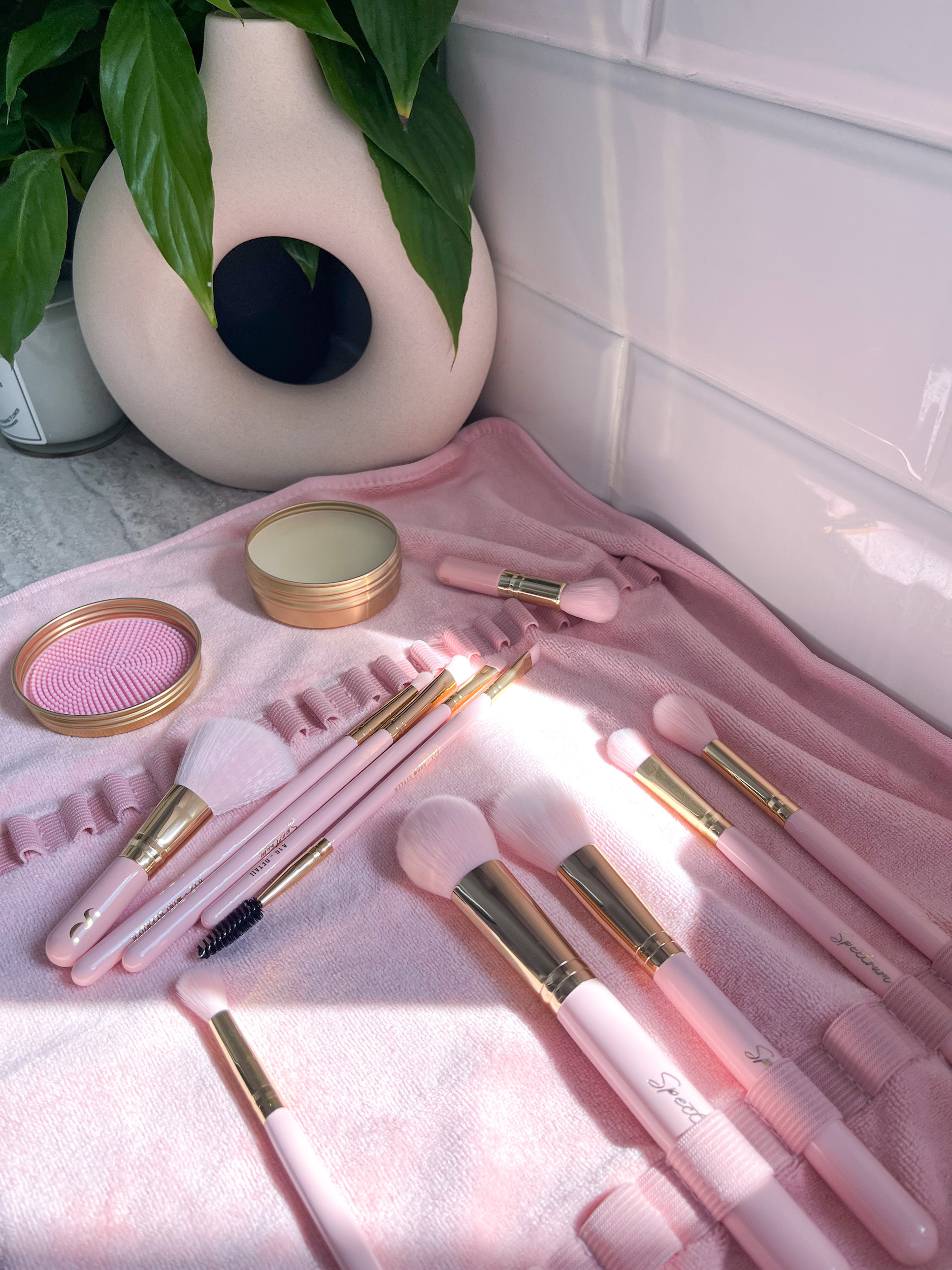 Spectrum's Brush Laundrette The Simplest Way To Clean Your Makeup Brushes The Summer Study