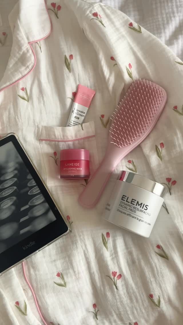 #ad | Some items gifted

Nothing beats a Bank Holiday Sunday evening 🙌 It’s much easier to relax knowing you don’t have to get up early for work tomorrow 😆

What have you been up to this weekend?